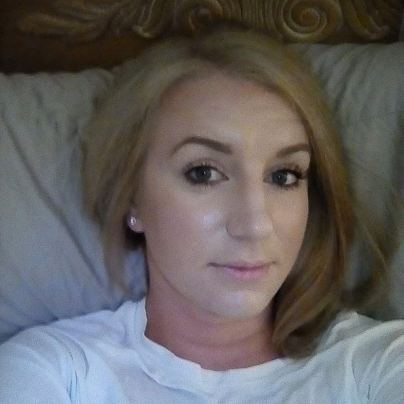 Meet your Posher, Taylor - Picture 2 of 2